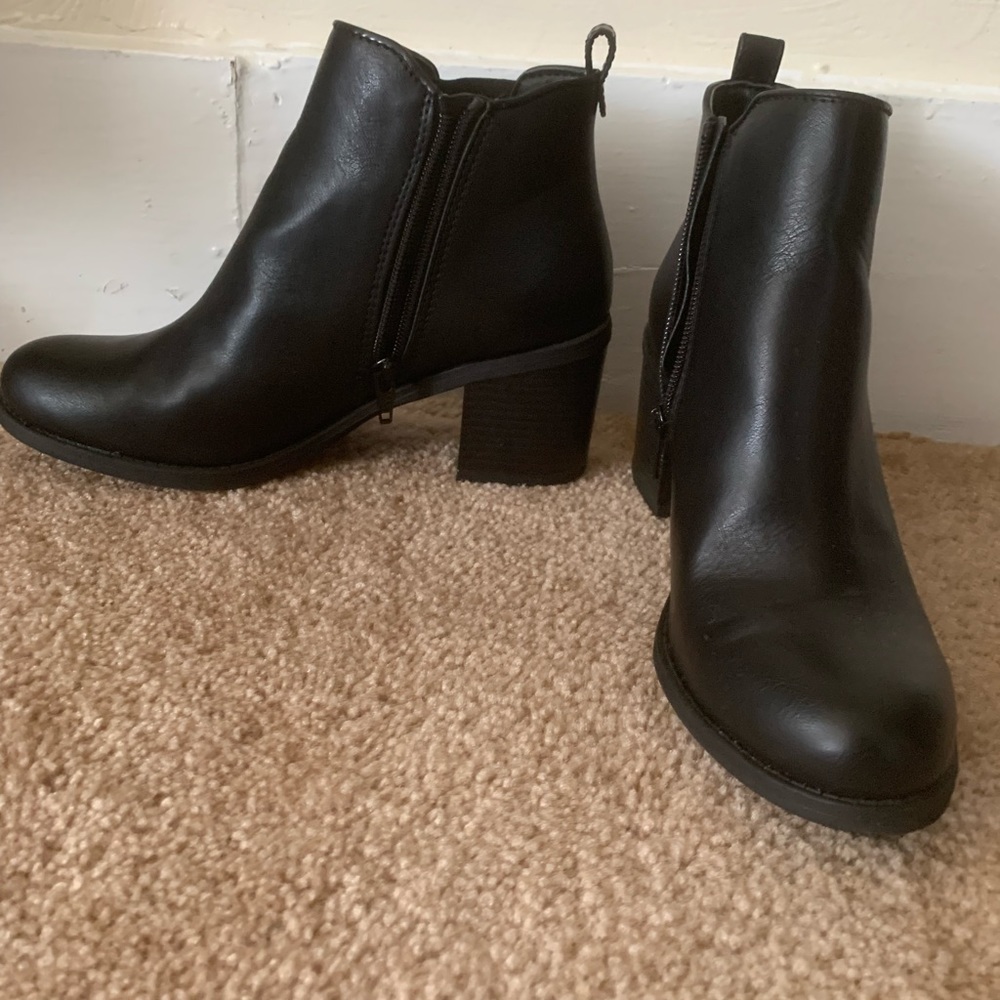 White Mountain Black Boots